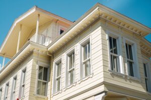 how much does it cost to paint a house